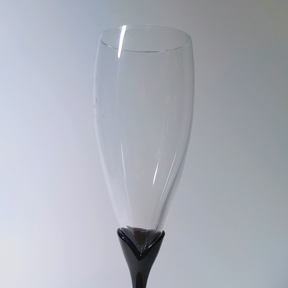 Tulip Stem Champagne Flutes - Picture 4 of 6